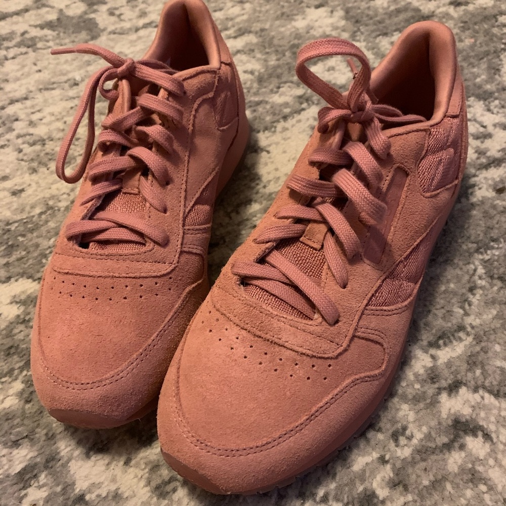 Pink suede Reebok’s